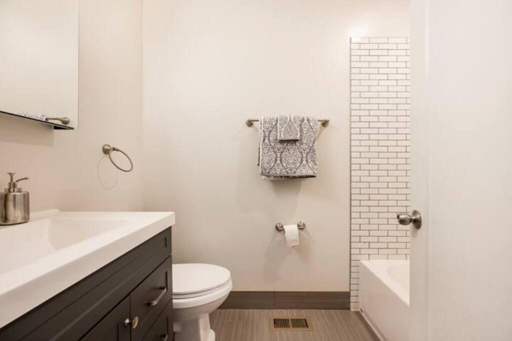 Luxurious Downtown 3 Bed 2 Bth Chicago Exterior photo